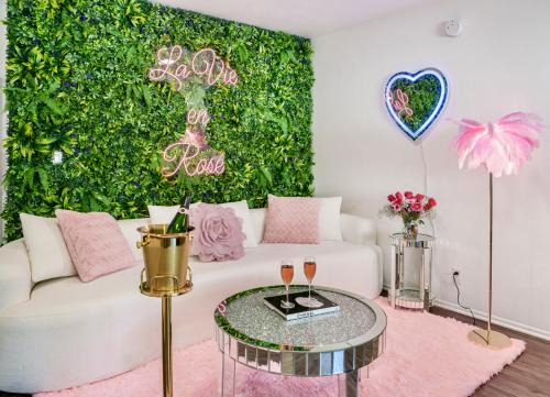Westlake Village Apartment | Westlake Village Escape 2 Bedroom 2 Bath with Pool & Jacuzzi View! Welcome Champagne