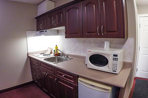 Drayton Valley Hotel | Westwood Inn