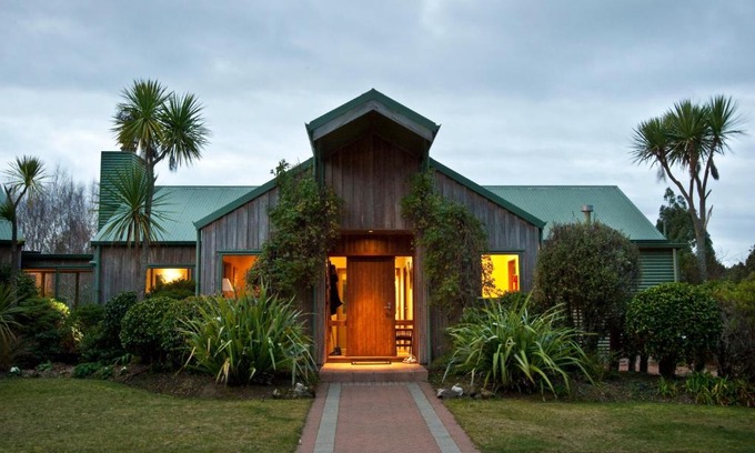 Acacia Bay Cabin | Whakaipo Lodge