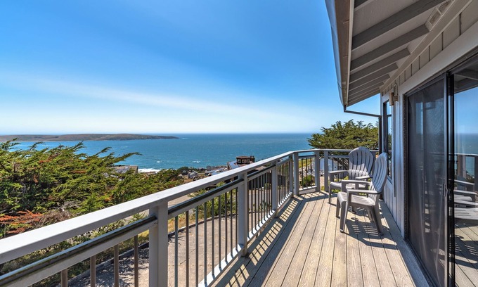 Dillon Beach House | WhaleWatch~Scenic Coastal Retreat Perfect for Families, WiFi/HotTub/GmRm/Pup
