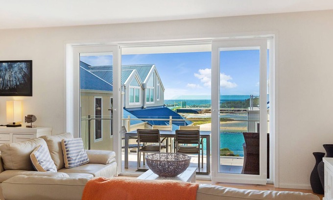 Narooma Apartment | Wharf Apartment Unit 15