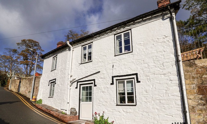 Llangollen Cottage | WHARF COTTAGE, family friendly, with a garden in Llangollen