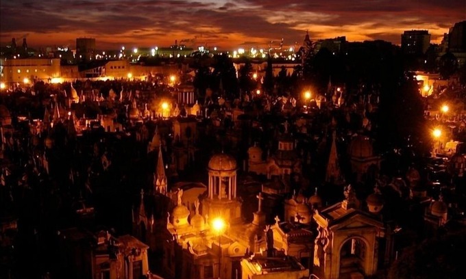 Recoleta Condo | What a View! Great Location, Wi-Fi, 2 Blocks to Subway