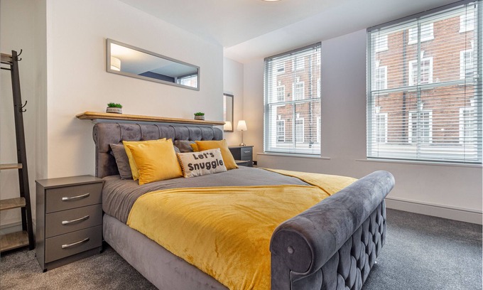 Worcester Apartment | WhiskAwayStays Foregate Street Apartment 2