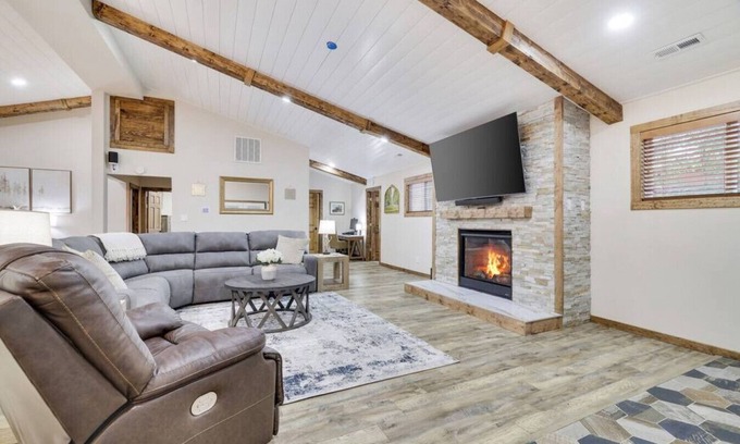 Lake Harmony Cabin | Whisky Pines Retreat in Lake Harmony w/Outdoor Firepit, Gazebo, Kid-Friendly!