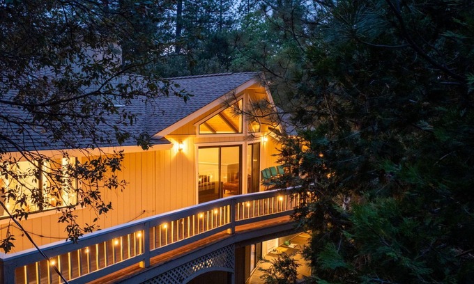 Groveland House | Whispering Pines Lodge, 25 mi to Yosemite,Baby Friendly, Grill, Game Room