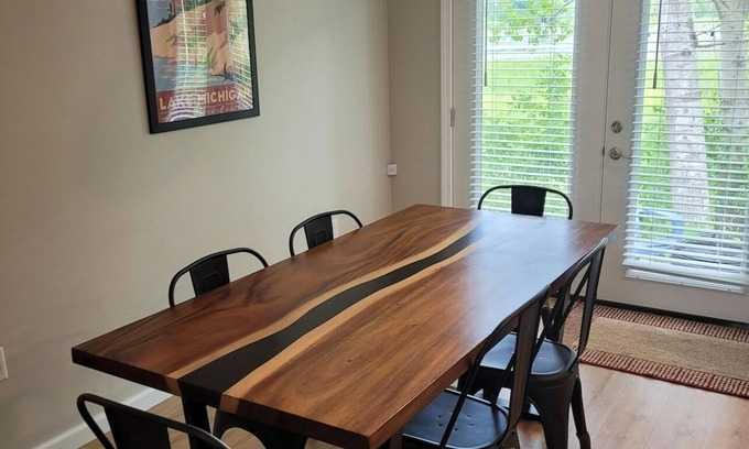Elberta House | White Birch - Riverfront and Newly-Remodeled! Great Location!
