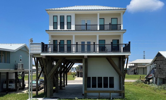 Grand Isle House | White Dolphin - Beachfront - Island Realty