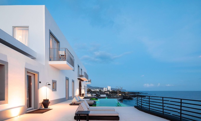 Lagoa Hotel | White Exclusive Suite & Villas