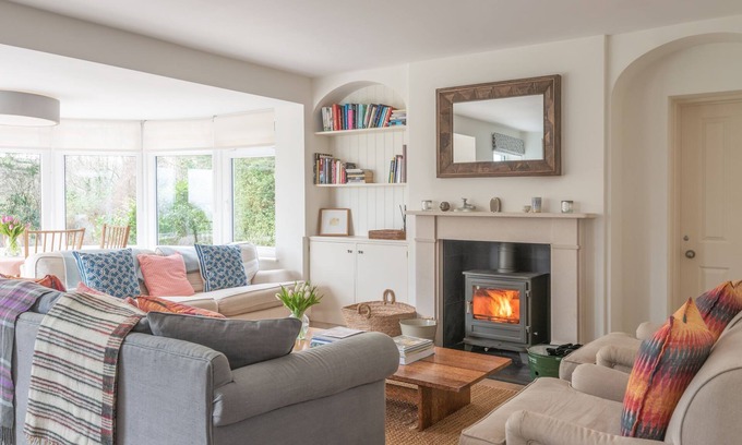 Salcombe Cottage | White Horses - a large dog friendly home overlooking South and North Sands beaches in Salcombe