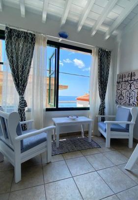 Plomari House | White House