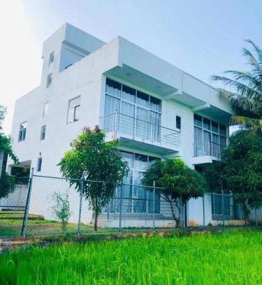 Yodakandiya Hotel | White House Inn