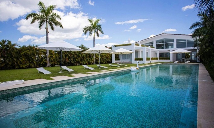 El Palmar Villa | WHITE HOUSE LUXURY HOSPITALITY