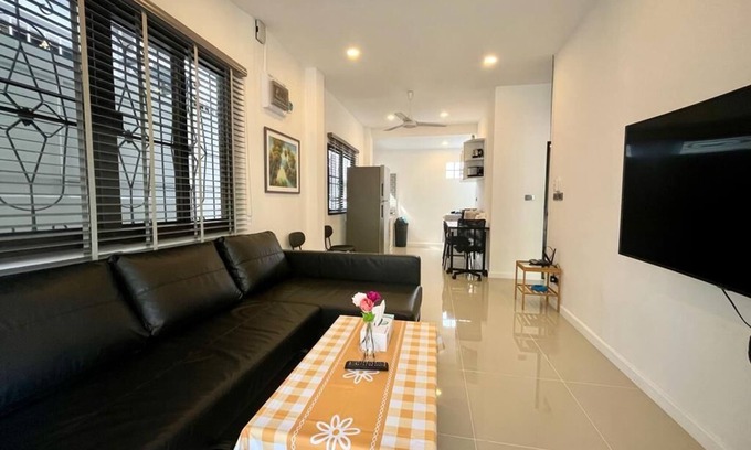 Kathu House | White House With 2bedrooms plus 1 bathroom sharing Near Phuket Kathu Waterfall