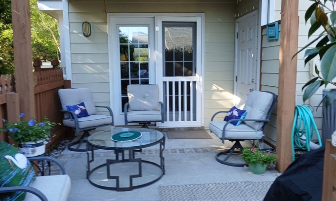 Morehead City House | White Ibis Retreat - New Rental! Pet Friendly 2 bedroom