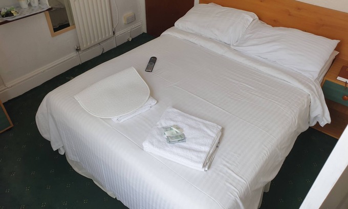 South Shore Cabin | White lodge inn ( By the Pleasure Beach at the seaside south shore)