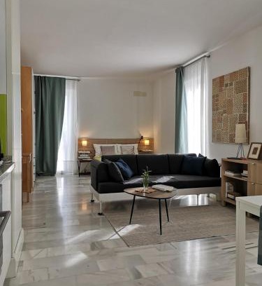San Lorenzo Apartment | White Loft Alameda