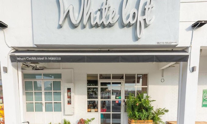 Malim Jaya Hotel | White Loft Hotel