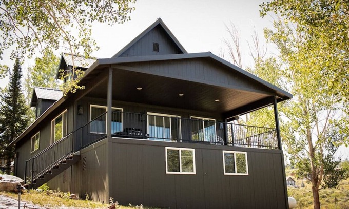 Sweetwater Cabin | `White Pines Cabin` w/Private Hot Tub