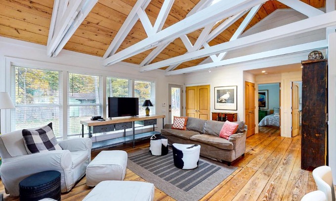 Glen Arbor House | White Pines Cottage