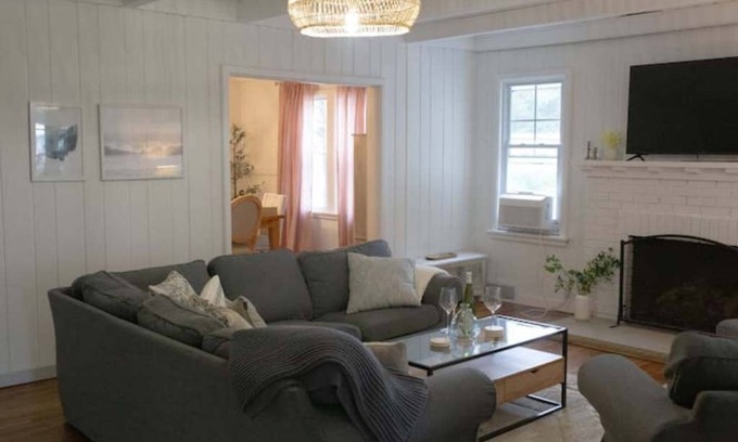 Madison Beach House | White Sands Lake House