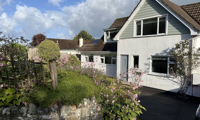 Croyde Cottage | White Sands - sleeps 10 guests in 5 bedrooms