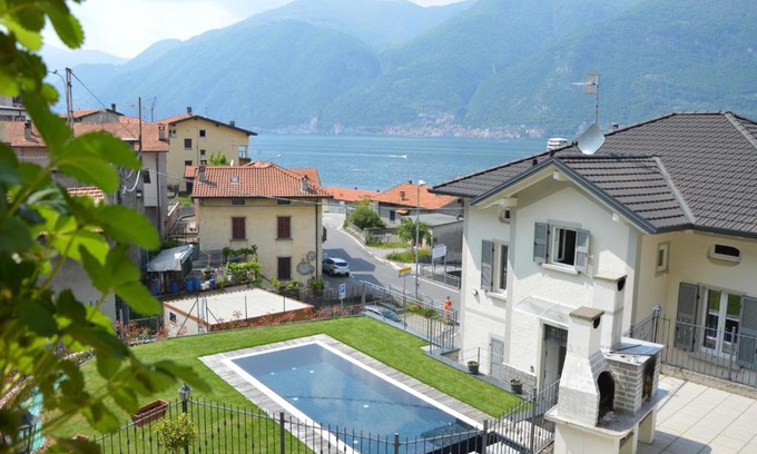 Lezzeno Apartment | White suite - Jacuzzi, Swimming pool & Lake view