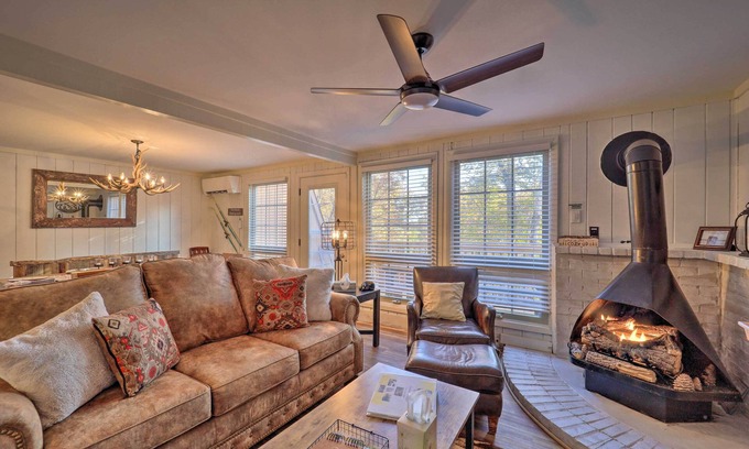 Beech Mountain Condo | White Tail Retreat w/Shared Hot Tub & Pool Access