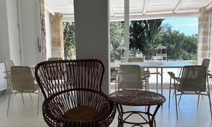 Capo Rizzuto Villa | White villa with sea view