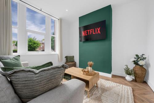 Whitefield House | Whitefield 2BR Retreat, Free Parking & WiFi, Near Manchester