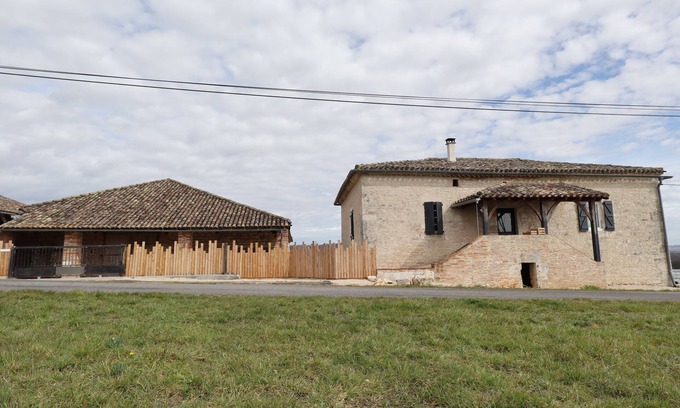 Castelnau-Montratier-Sainte-Alauzie House | Whole house with old farmhouse south of Cahors