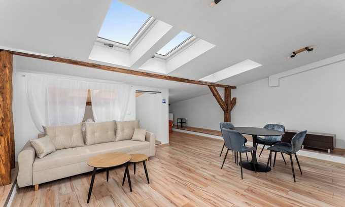 Wesoła Zachod Apartment | Wielopole Old Town Apartment #A