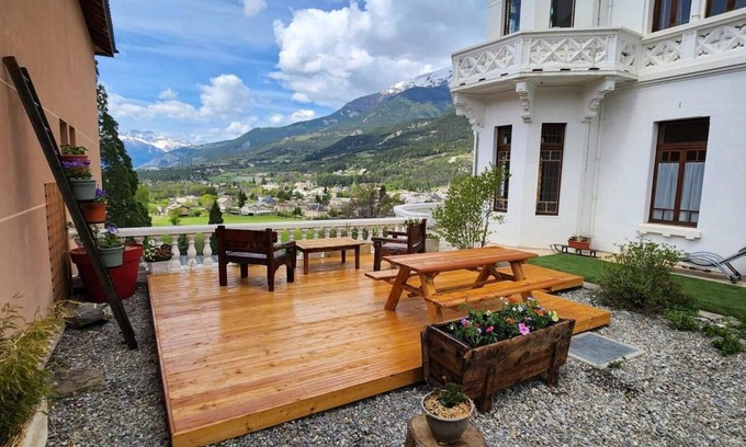 Jausiers Apartment | Wifi, 1st floor, view valley, swimming pool, sauna, terrace, parking, tv, 93m², Pra Loup
