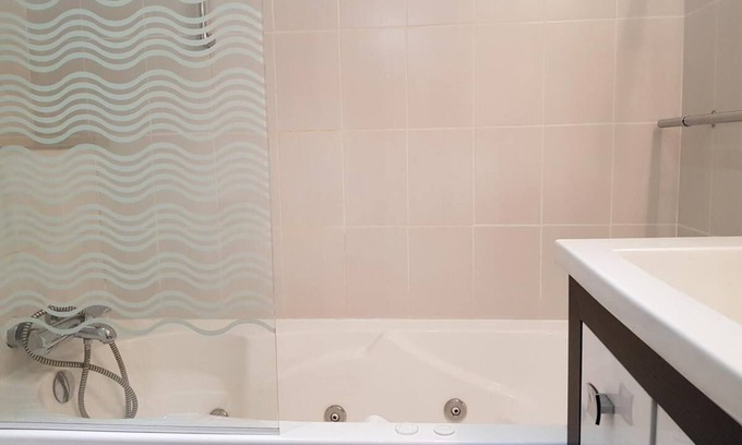 Arc-2000 Apartment | Wifi, 200m from ski slopes, 10th floor, tv, 44m², Les Arcs