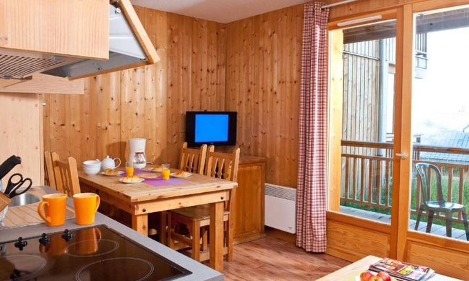 La Feclaz Apartment | Wifi, 300m from ski slopes, Ground floor, fitness, swimming pool, sauna, terrace, balcony, parking