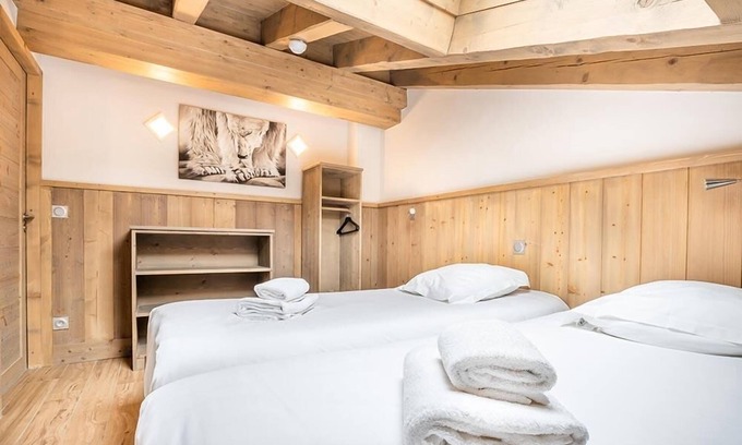 La Rosiere Apartment | Wifi, ski-in/ski-out & foot of the slopes, 4th floor, view ski slopes, swimming pool, sauna, hammam