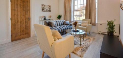 Wigan Apartment | Wigan - Apartment - Sleeps 3 - Parking - Stadium