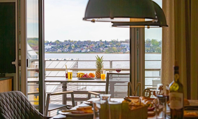 Schleswig Apartment | Wiking-koje 3 - Aufzug, 1. OG, Fußbodenheizung, Dusche, Waschmaschine, Balkon