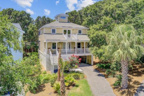 Pelican Bay House | Wild Dunes Gem Walk to Beach Pool Screened Porch Lounging
