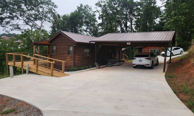 Franklin Cabin | Wildflower Hill Cabin