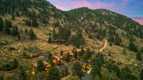 Estes Park Hotel | Wildwood Inn