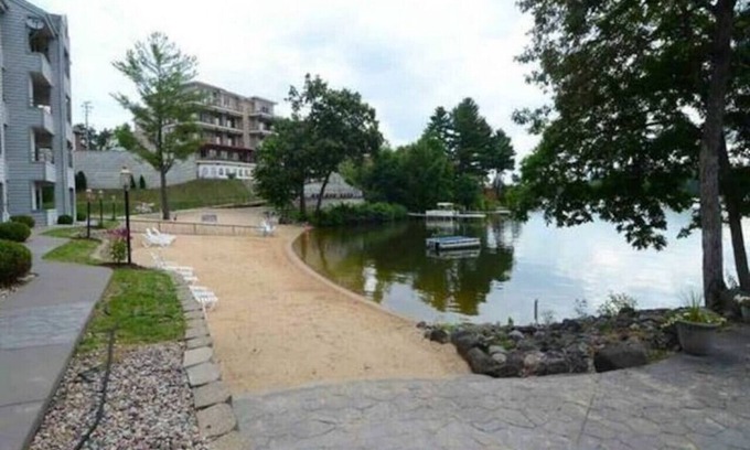Lake Delton Apartment | Williamson Family Condo at Lighthouse Cove