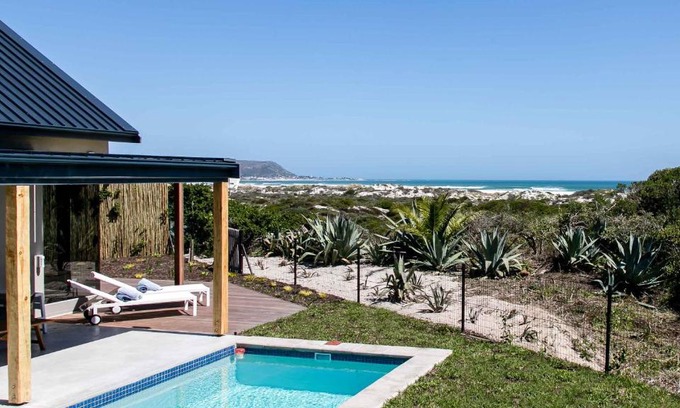 Noordhoek Villa | Willow Beach House - with backup power