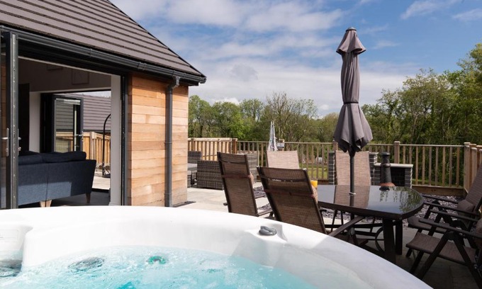 St. Florence House | Willow Cottage