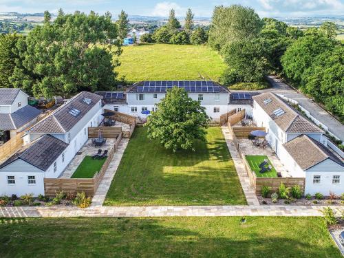 Saltash House | Willow Cottage - Uk38484
