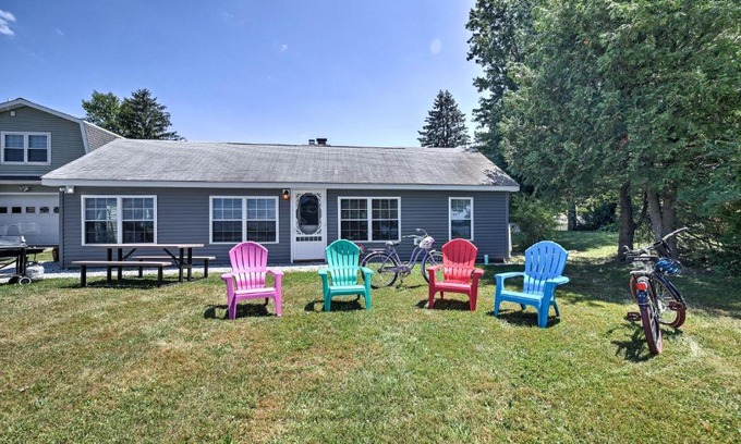 Isle La Motte House | Willow Point about Lake Champlain House with 2 Kayaks!