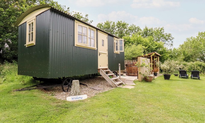 Burlawn Cottage | WILLOW, romantic, character holiday cottage in Wadebridge