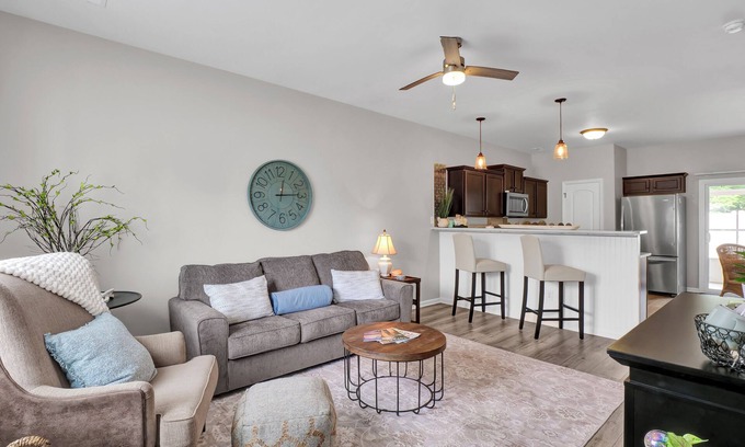 Sneads Ferry House | Willow|Townhome close to the BEACH!