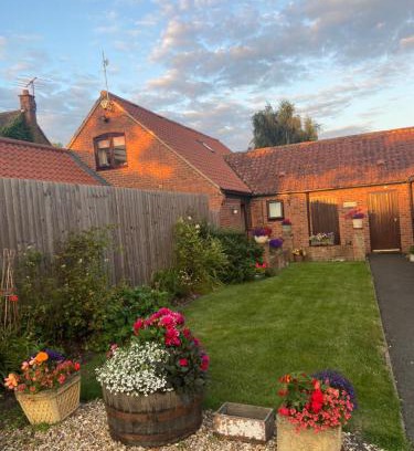 Barnby in the Willows House | Willow Tree Cottages