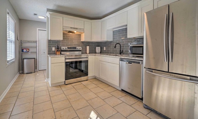 Silver Lake House | Wilmington Home Close to Beach + Boardwalk!